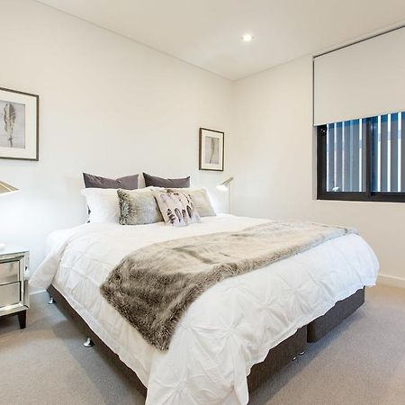 Luxury Four Bedroom Apartment With Swimming Pool Wagga Wagga Eksteriør billede