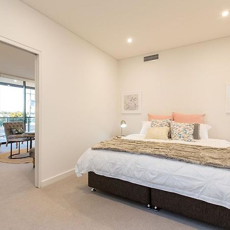 Luxury Four Bedroom Apartment With Swimming Pool Wagga Wagga Eksteriør billede